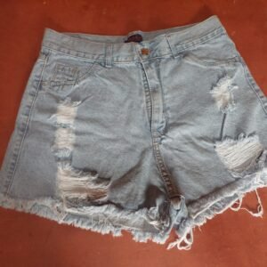 Short con roturas
